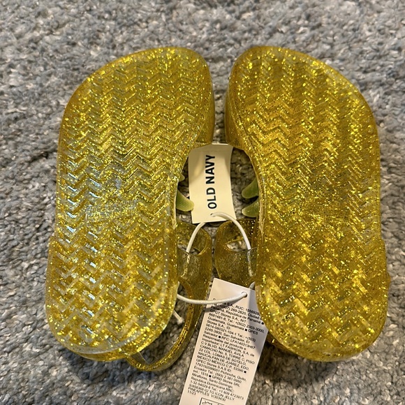 NWT Toddler Girl size 6 Yellow Jelly Sandals - Picture 3 of 7